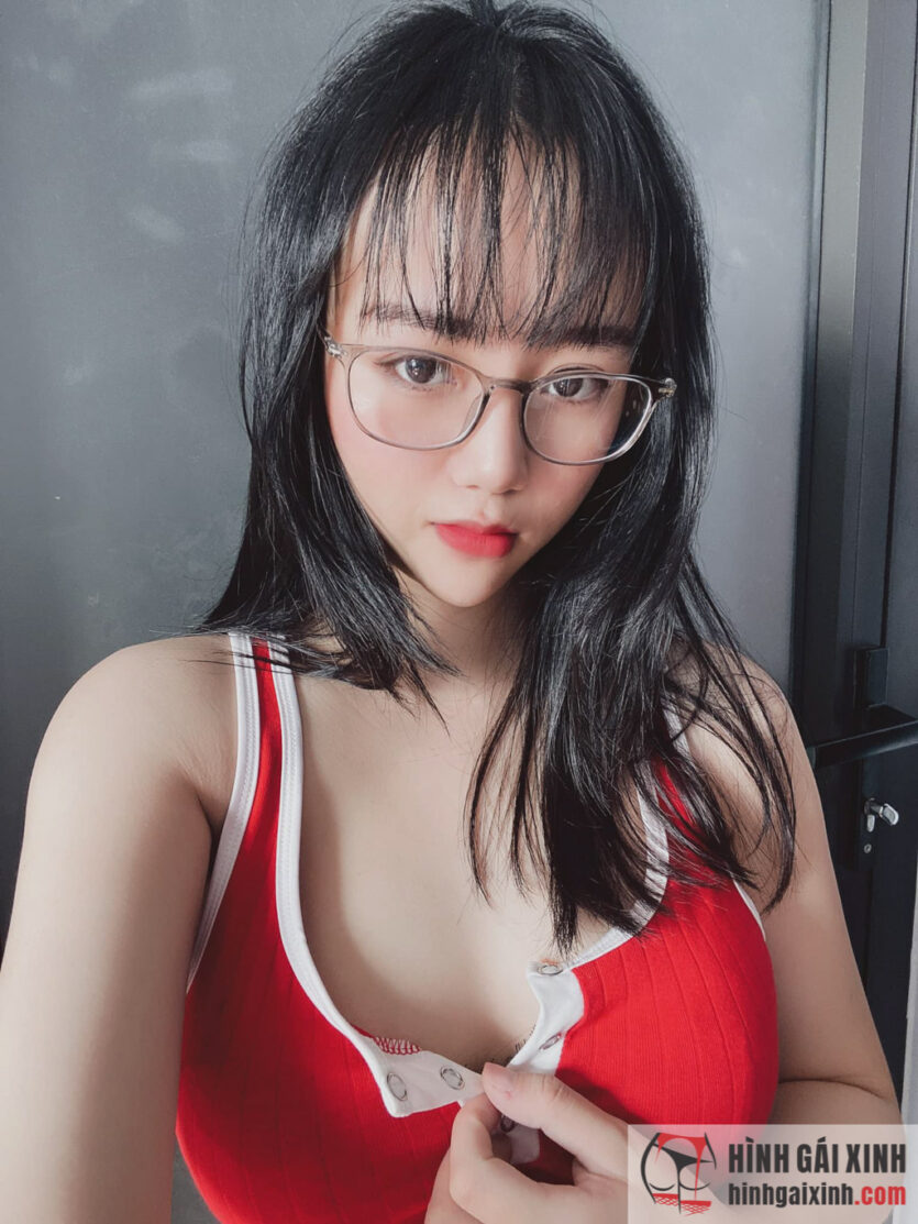 hot girl streamer Mai Linh Zuto vốn nổi tiếng nhờ thân hình nóng bỏng cùng với nét đẹp thơ ngây