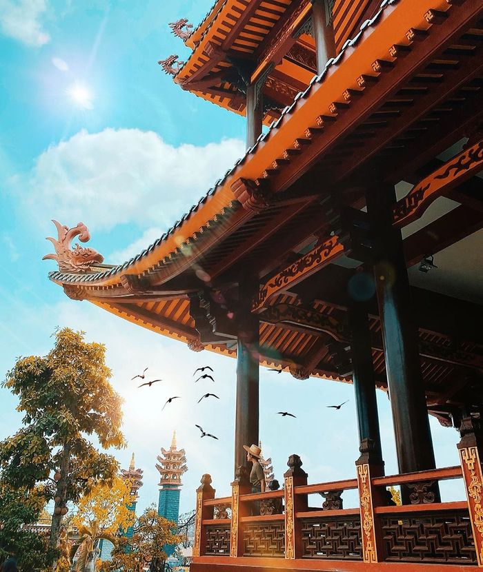 Một góc yên bình ở chùa Phật Ngọc Xá Lợi Vĩnh Long
