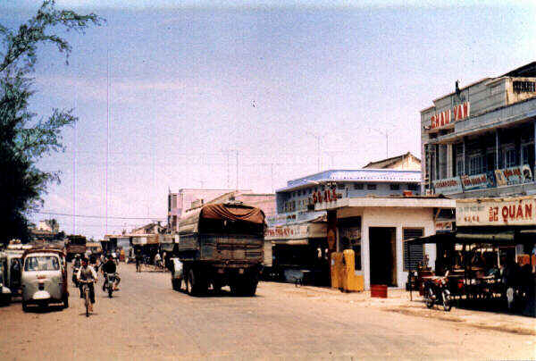 Đại lộ Phó Cơ Điều - Rạp hát Châu Văn năm 1968 (Nay là đường Trần Phú)
