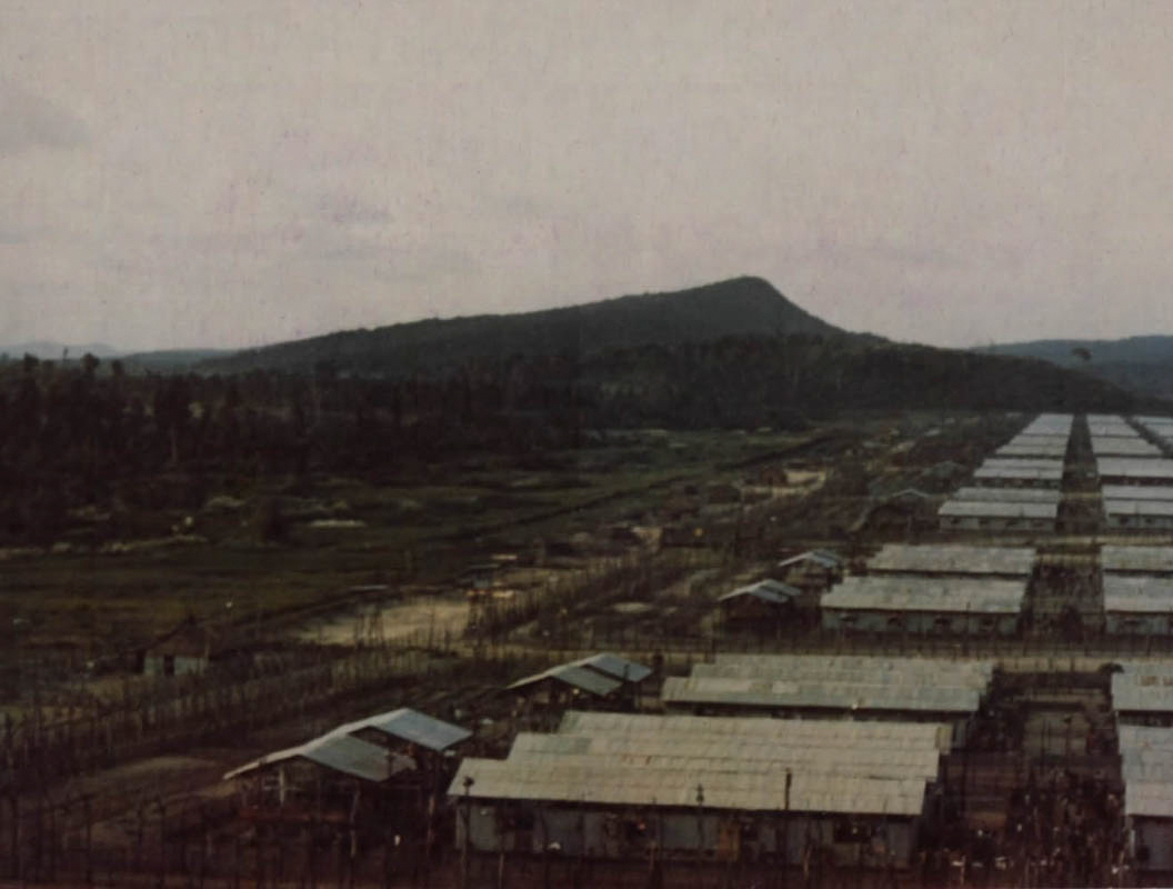 Trại tù binh Phú Quốc lúc chiều xuống