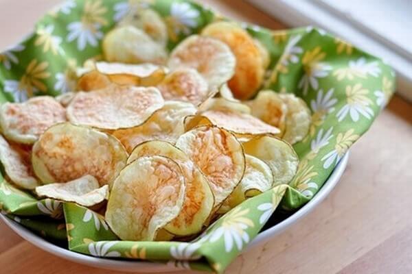 Chờ cho khoai tây nguội bớt và thế là món snack khoai tây của bạn đã sẵn sàng