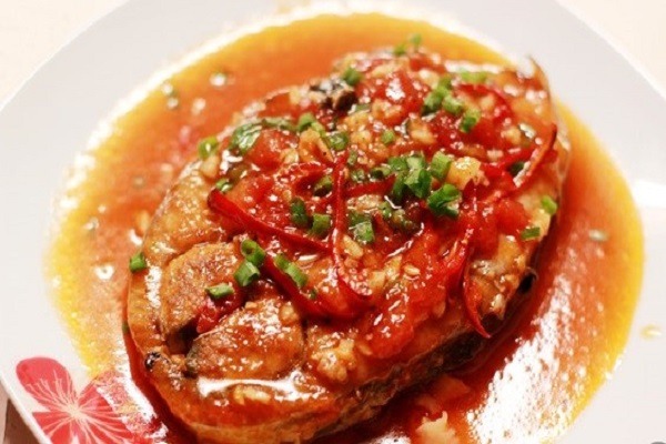 Cách nấu cá ngừ kho cà chua