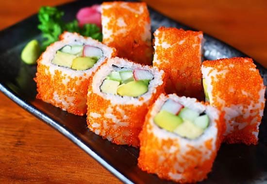 Sushi cuộn kiểu California