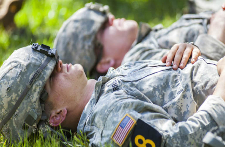 Cách ngủ nhanh trong 1-2 phút y như quân đội Mỹ