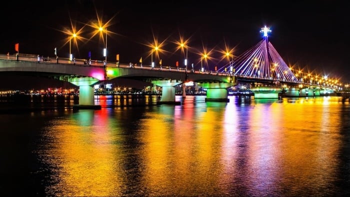 Cảnh đẹp Đà Nẵng: cầu sông Hàn 