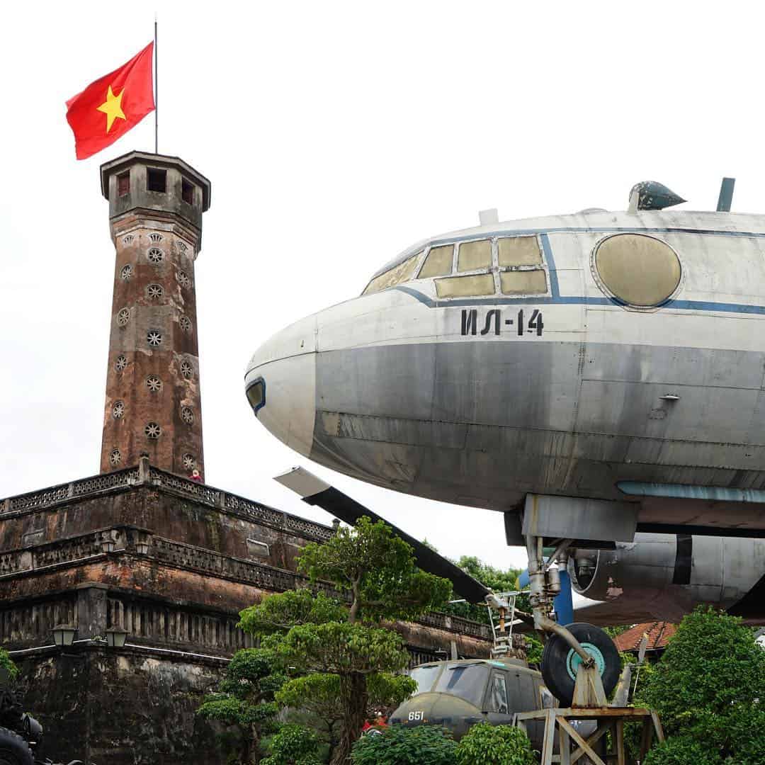 Máy bay chiến đấu ở Liên Xô hiện vẫn đang được trưng bày tại Cột cờ Hà Nội. Ảnh: ST