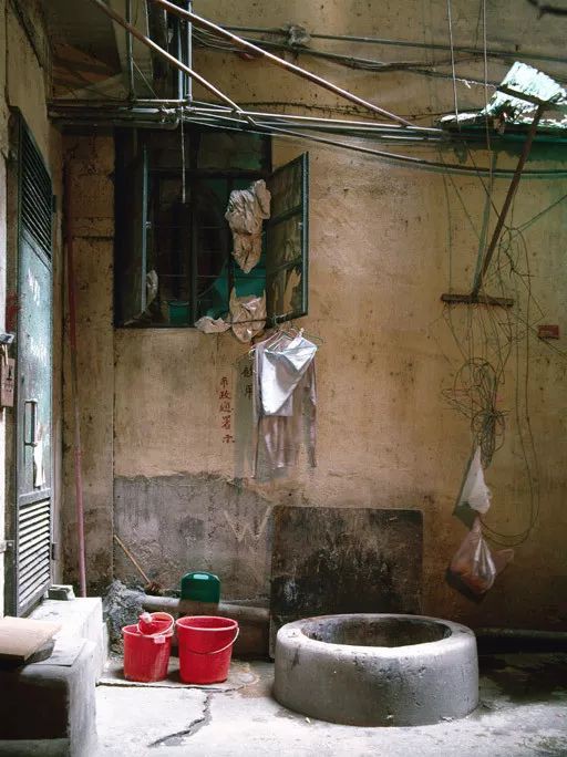 Cửu Long Thành Trại ở Hong Kong: Nơi đầy rẫy tội phạm, tệ nạn nhưng lại là mái ấm tình thương cho người già và trẻ em-8