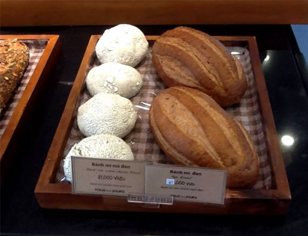 Mua bánh mì đen tại tp Hồ Chí Minh