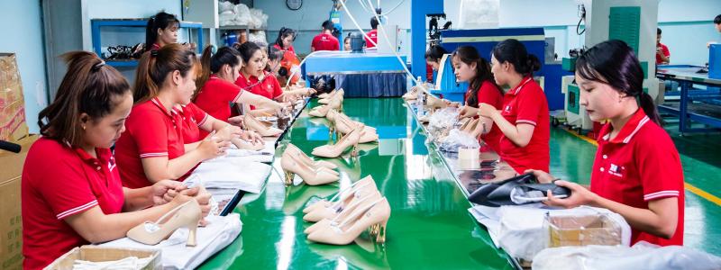 Xưởng sỉ giày dép nữ Thiên Hương