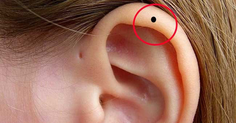 Phụ nữ có nốt ruồi ở vành tai thể hiện thông minh