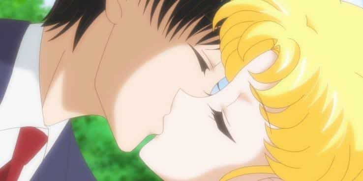 Hình Anime Thủy Thủ Mặt Trăng Và Tuxedo Mặt Nạ hôn nhau