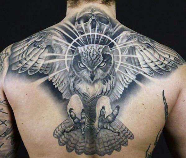 Hình tattoo cú mèo chất sau lưng