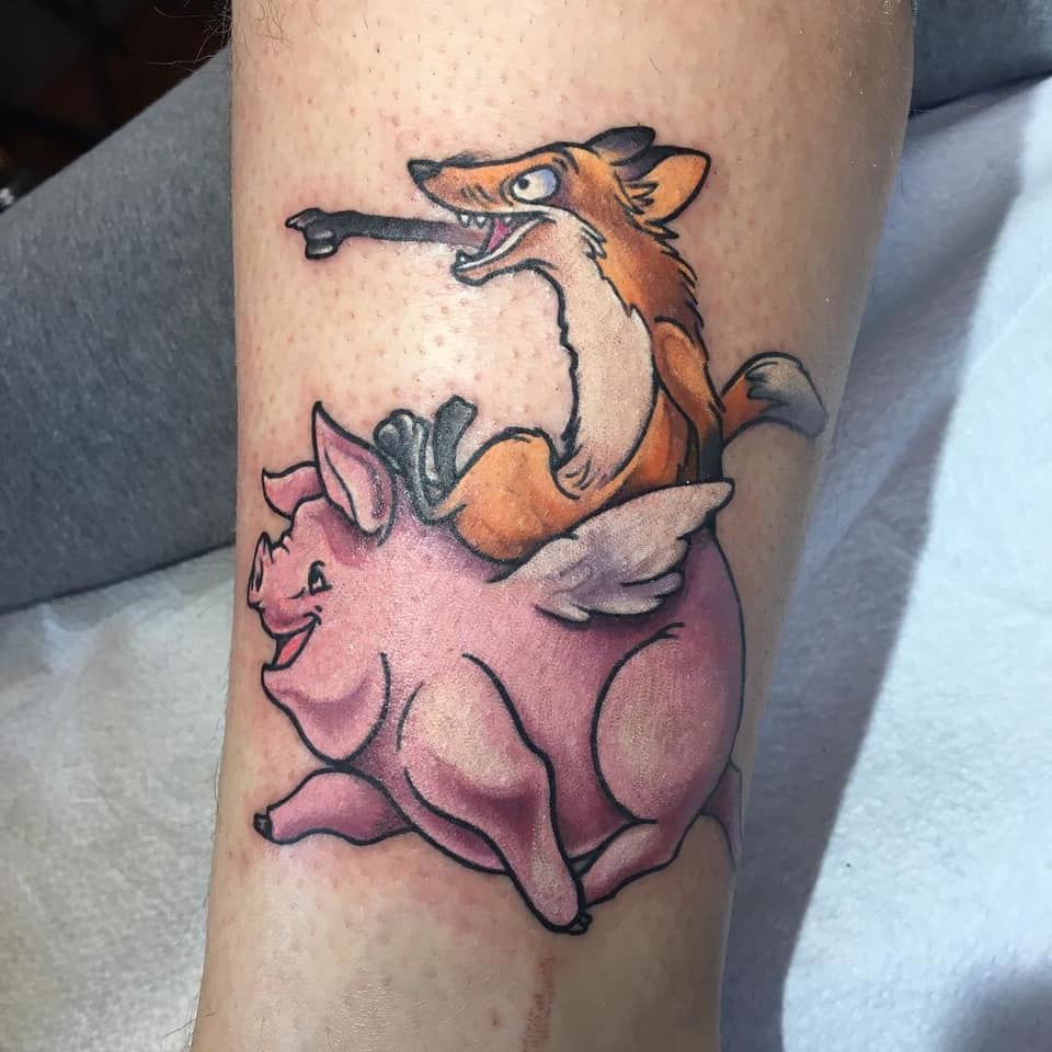 Hình tattoo heo cưỡi cáo độc lạ