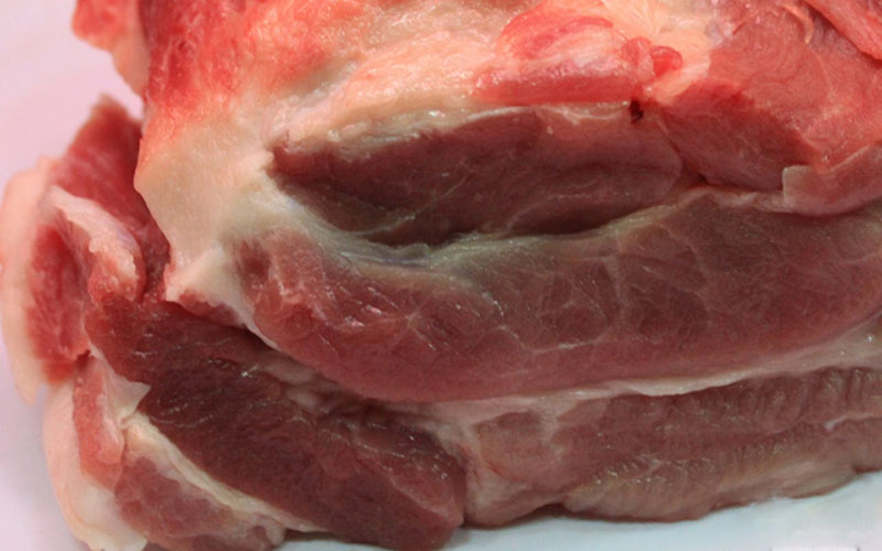 Thịt nạc dăm là phần thịt có các lớp mỡ xen kẽ vào bên trong miếng thịt