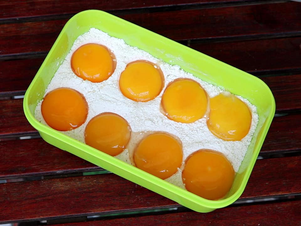 cách làm trứng muối nhanh 5