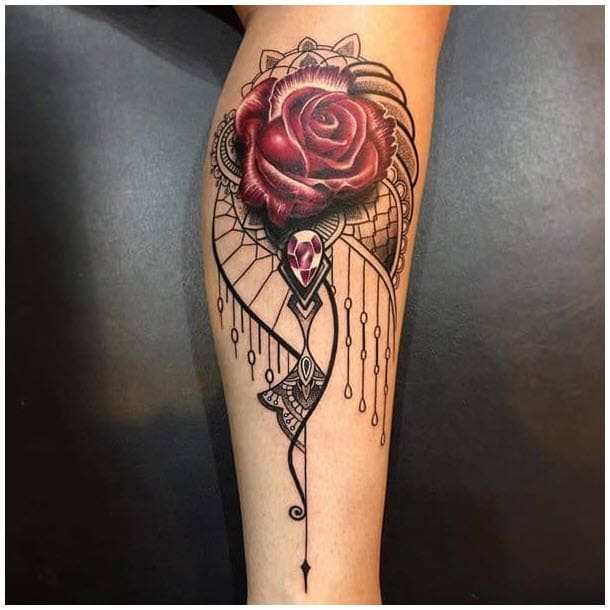 mẫu tattoo hình hoa hồng ở bắp chân con gái