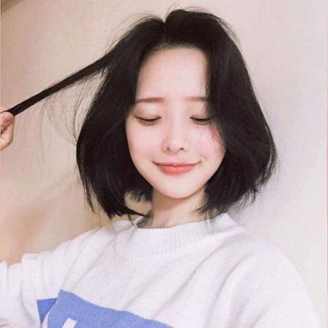 Bạn có biết TOP cách tạo mẫu tóc mái ngắn tại Hàn Quốc, giúp mọi cô nàng không mất nhiều thời gian và công trước vào các dịp đi chơi.